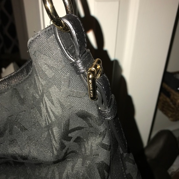 Authentic Michael Kors Handbag - Picture 7 of 8